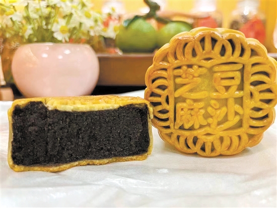 一個月餅的熱量相當(dāng)于兩碗米飯。