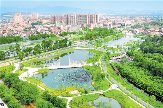 省級典型鎮(zhèn)崖門鎮(zhèn)以產(chǎn)城融合為切入點(diǎn)，對照省級要求，以繡花功夫重點(diǎn)建設(shè)省級典型鎮(zhèn)，高質(zhì)量完成美麗圩鎮(zhèn)“七個(gè)一”建設(shè)。