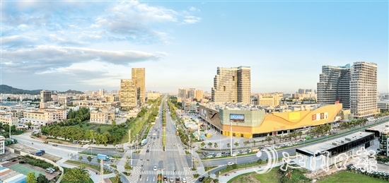 近年來，江海區(qū)發(fā)展日新月異，各類配套設(shè)施一應(yīng)俱全，為市民工作生活提供了便利。邱昱