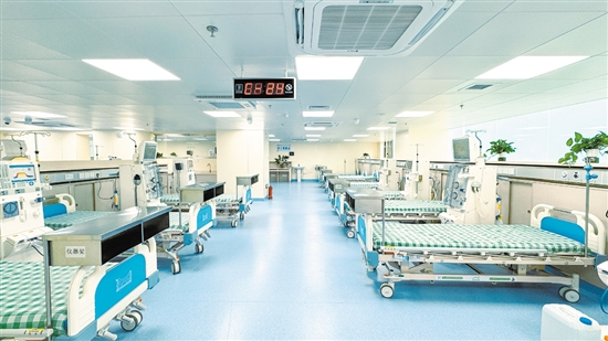 位于綜合樓一樓的全新血液凈化中心即將投入使用。