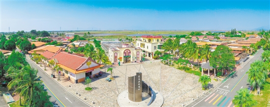 有“小小聯(lián)合國”之稱的海宴鎮(zhèn)五豐村是全國鄉(xiāng)村旅游重點村、國家3A級旅游景區(qū)。