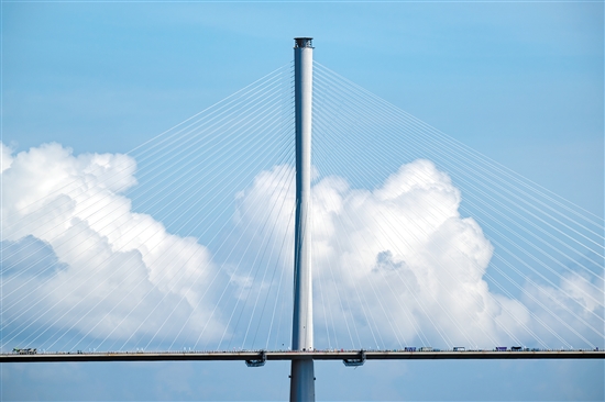 “身材”纖細(xì)、亭亭玉立的海上“小蠻腰”。