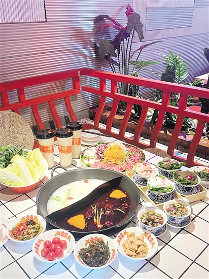 食用一頓火鍋的時(shí)間最好控制在1個(gè)小時(shí)之內(nèi)，次數(shù)以一周一次為宜。