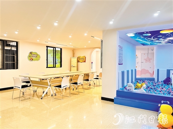 中福社區(qū)舉辦紙傘手繪課堂活動(dòng)，豐富居民日常生活。