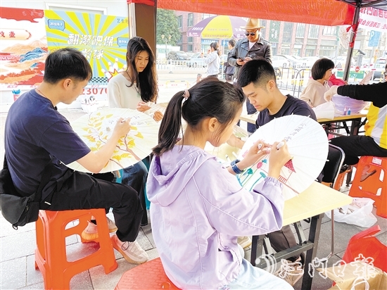 中福社區(qū)創(chuàng)新打造的“親鄰之家”環(huán)境優(yōu)美、設(shè)施齊備。