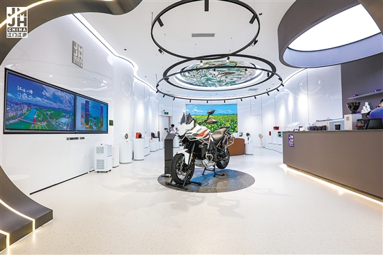 江海區(qū)把“江海匯”江海制造形象店開到深圳福田。