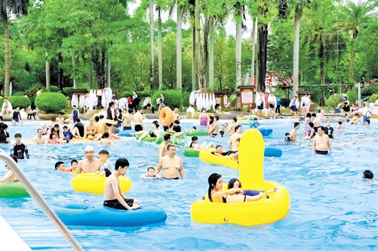 恩平各大溫泉景區(qū)讓游客度過一個溫暖的春節(jié)。