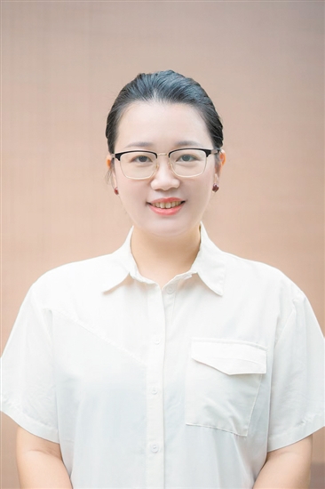 海外歸國創(chuàng)業(yè)華人青年、草坪里祠唐咖啡