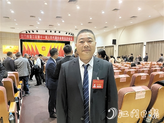 蓬江區(qū)人大代表、環(huán)市街道群星經(jīng)聯(lián)社黨支部書記、經(jīng)聯(lián)社社長(zhǎng)謝枝華