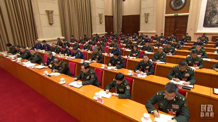 △2025年3月7日，解放軍和武警部隊(duì)代表團(tuán)全體會(huì)議現(xiàn)場(chǎng)。