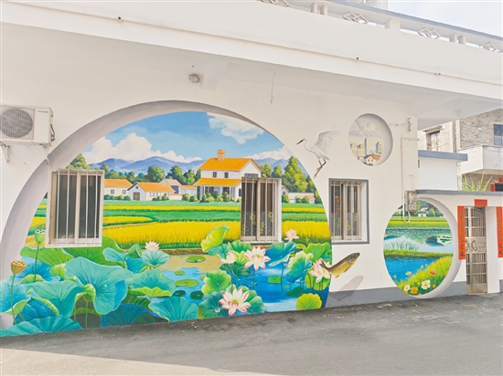 大埠村墻繪為美化村莊環(huán)境增添了亮麗的風(fēng)景線。