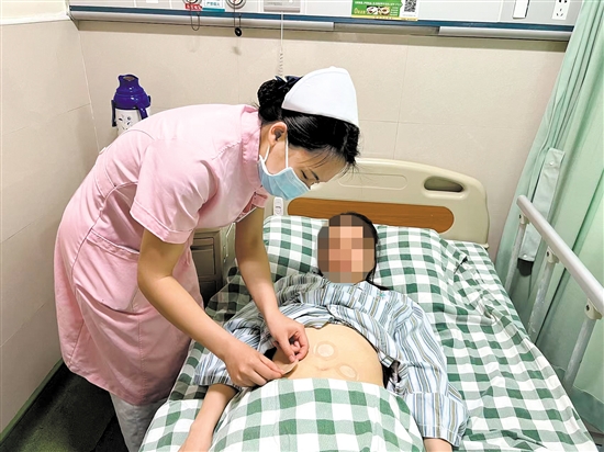 中醫(yī)特色療法治療脾虛患者。