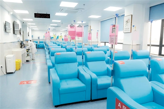 升級改造后的江門市中心醫(yī)院日間化療中心煥然一新。