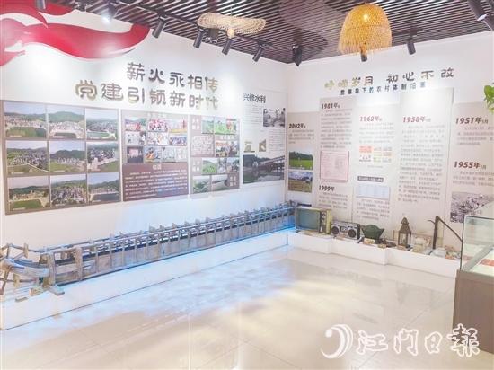 大田鎮(zhèn)“石山印記”村史館中的龍骨水車已有多年歷史。