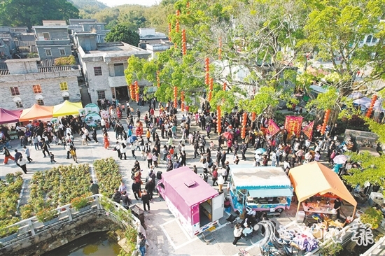 2024年，逾50萬人次游客在桂水村流連于僑村書屋、青年部落、濕地花海與非遺展演之間。