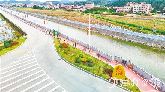 赤溪鎮(zhèn)通過岸線整治、慢行系統(tǒng)建設(shè)、危橋改造等一系列措施，讓白宵河實(shí)現(xiàn)從單一防洪功能向綜合生態(tài)廊道的華麗轉(zhuǎn)身。