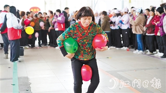 漁工姐妹熱情高漲，全身心投入到比賽中。