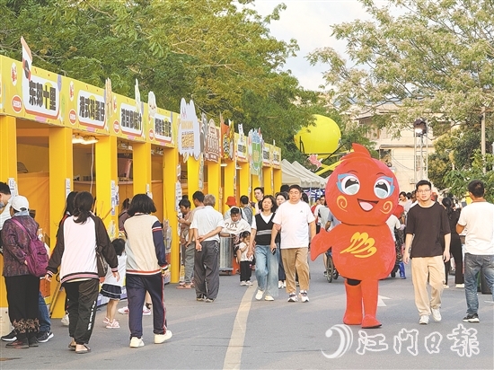 4月11-13日，四九鎮(zhèn)藝術(shù)嘉年華舉行，累計吸引超過兩萬人次參與活動。