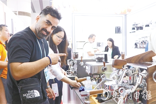 江門市美茲智能科技有限公司生產(chǎn)的咖啡機備受客商青睞。