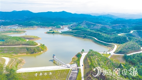 鶴山“樂動鶴山·悅享源林”萬人徒步嘉年華將在鶴山市源林生態(tài)樂園舉行。