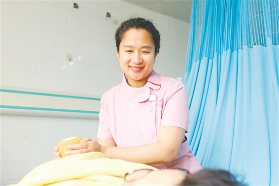 姓名:梁潔瓊 姓名:梁潔瓊