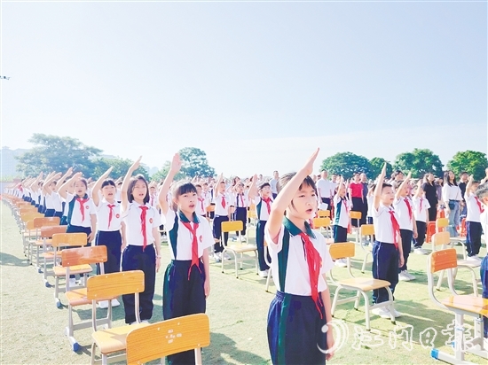 開平開展“國歌高聲唱”行動，培育學(xué)生家國情懷。