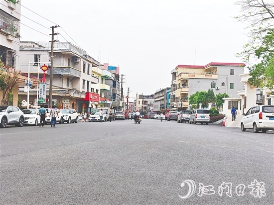 迎龍東路的改造極大地改善了當(dāng)?shù)厝罕姷某鲂袟l件。