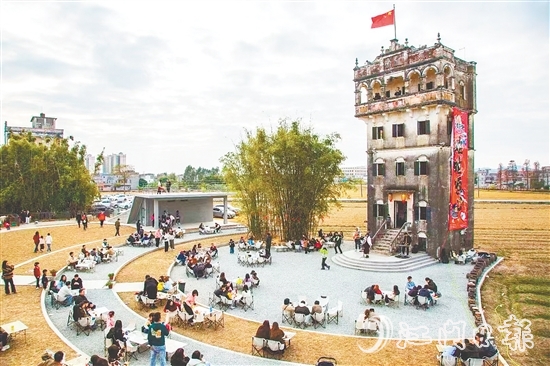 位于赤坎鎮(zhèn)紅溪村委會的“鷹村營地”，不少市民、游客前來享受“慢生活”。