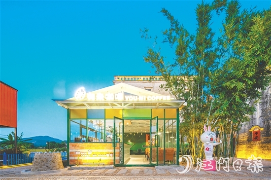 鳳儀里碉樓旅游區(qū)引入“網(wǎng)紅”咖啡館等業(yè)態(tài)。