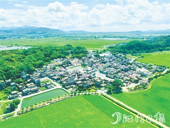 斗山鎮(zhèn)橫江村聚焦和美鄉(xiāng)村建設(shè)，以“宜居宜業(yè)宜游”為著力點(diǎn)推動(dòng)鄉(xiāng)村振興，在產(chǎn)業(yè)、生態(tài)、民生等領(lǐng)域持續(xù)發(fā)力。