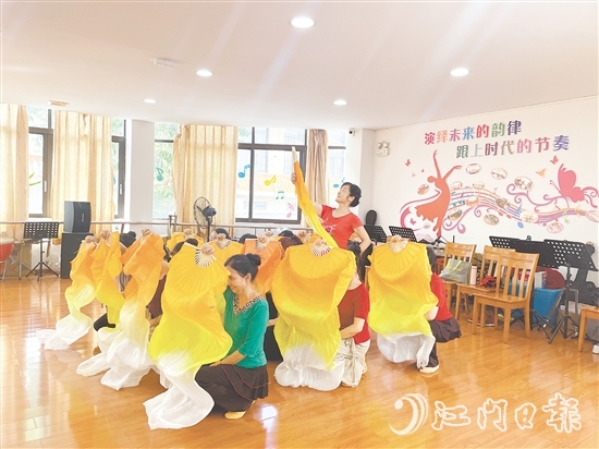 沙坪街道桂林社區(qū)不斷提升社區(qū)服務(wù)水平，努力打造有溫度、有溫情的社區(qū)。