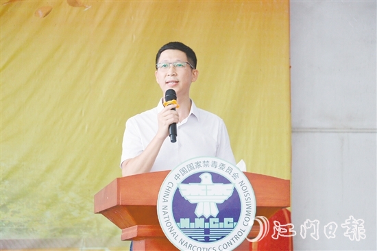 陳行芳深入基層開展法治宣傳教育。