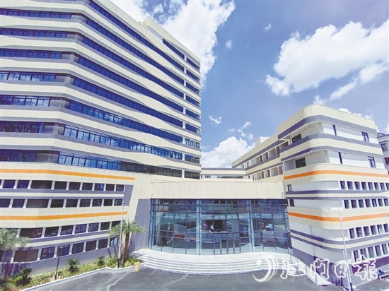 鶴山工業(yè)城養(yǎng)老服務(wù)中心為周邊長者提供更專業(yè)、多元的養(yǎng)老服務(wù)。