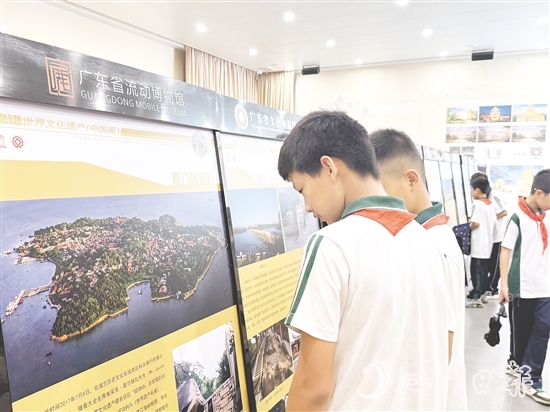 本次展覽系統(tǒng)展示中國擁有的包括“開平碉樓與村落”在內(nèi)的59項世界文化遺產(chǎn)、自然遺產(chǎn)及文化與自然雙重遺產(chǎn)。