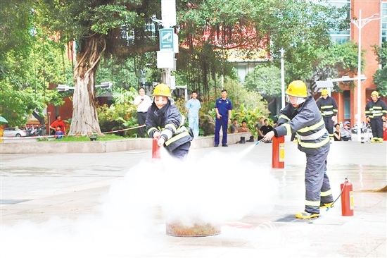 微型消防站技能比武競(jìng)賽現(xiàn)場(chǎng)。