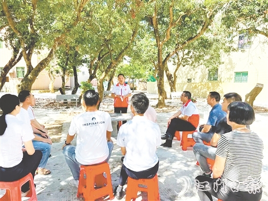 北陡鎮(zhèn)將理論宣講搬到田間地頭。