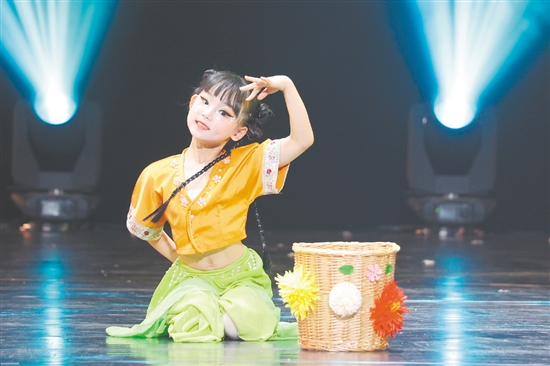 融合劇情的舞蹈表演更有感染力。