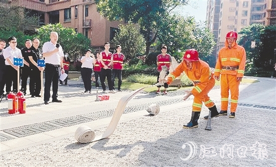▲會城應急管理辦指導轄區(qū)各村（社區(qū)）、有關部門單位和各企業(yè)開展應急演練活動。