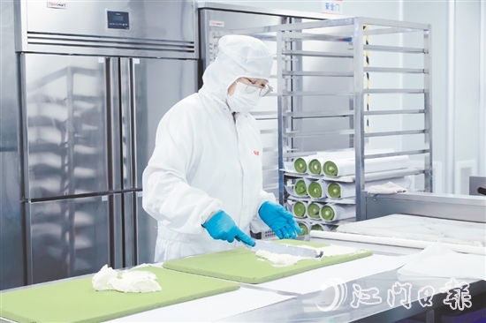 廣東嘉士利食品集團(tuán)有限公司成立省級(jí)研究中心，聯(lián)合科研院所投入高層次人才，近三年獲27項(xiàng)科研成果、14項(xiàng)專利授權(quán)。