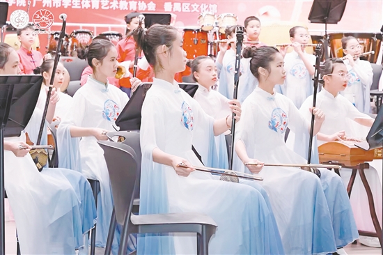 臺(tái)山市新寧小學(xué)民樂團(tuán)在各級(jí)比賽中屢獲佳績。