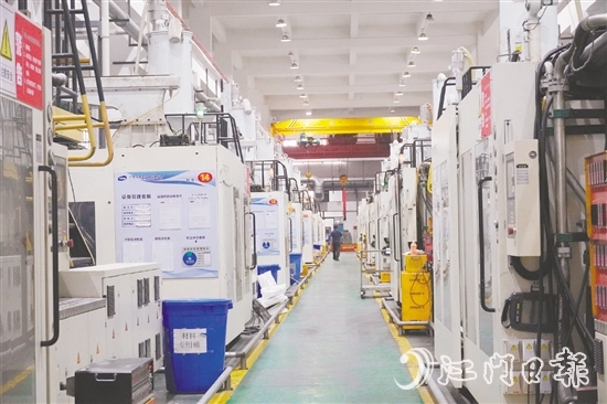 鴻美達(dá)科技進(jìn)行自動(dòng)化升級(jí)，實(shí)現(xiàn)從“制造”向“智造”躍升。