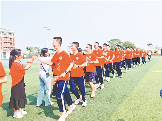 景賢學(xué)校師生面對中考，滿懷信心。