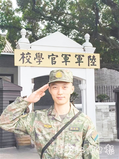 黃永陽曾是空軍機務兵，如今是開平市農(nóng)業(yè)科學研究所技術(shù)員，在田野間續(xù)寫“守護”的故事。