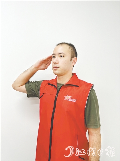 曾煥鴻用315小時的志愿服務時長，在基層一線寫下了退役軍人的擔當。