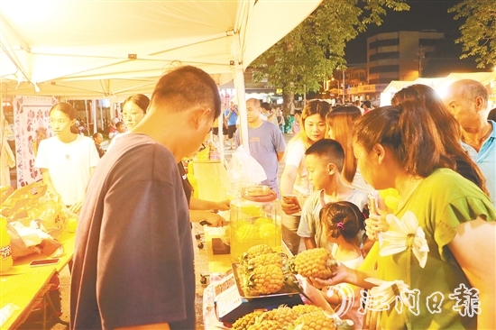 梅灣菠蘿受到市民、游客歡迎。