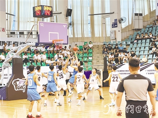 各隊(duì)球員憑借過硬的籃球技術(shù)和豐富的比賽經(jīng)驗(yàn)，在一輪又一輪較量中漸入佳境。