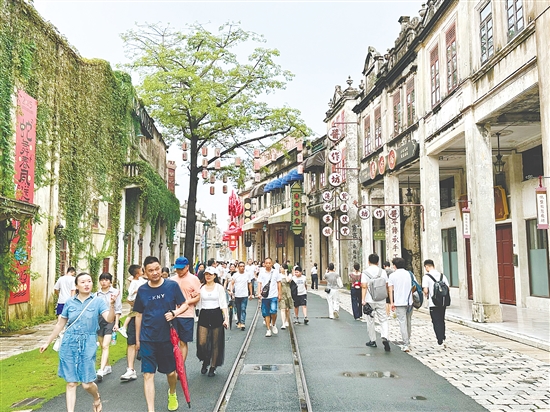 深中通道通車以來，我市旅游景區(qū)港澳游客增多。
