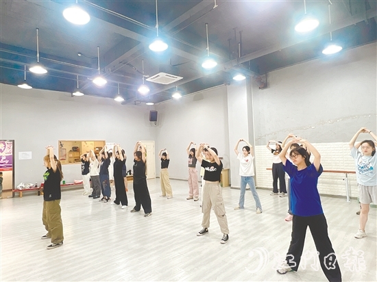 “文明（青年）夜校”讓年輕人下班后的時光變得充實(shí)又有趣。