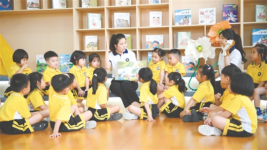 恩平“書(shū)香校園”建設(shè)成果顯著，閱讀氛圍濃厚。