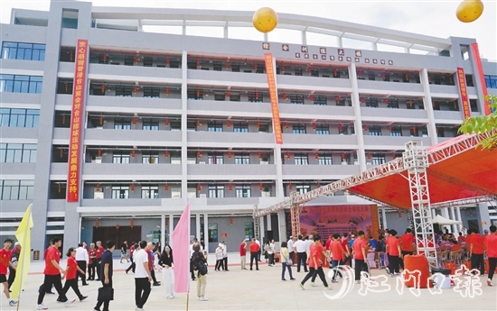 嶄新的臺(tái)山排球運(yùn)動(dòng)學(xué)校綜合訓(xùn)練大樓將助力培養(yǎng)更多排球人才。